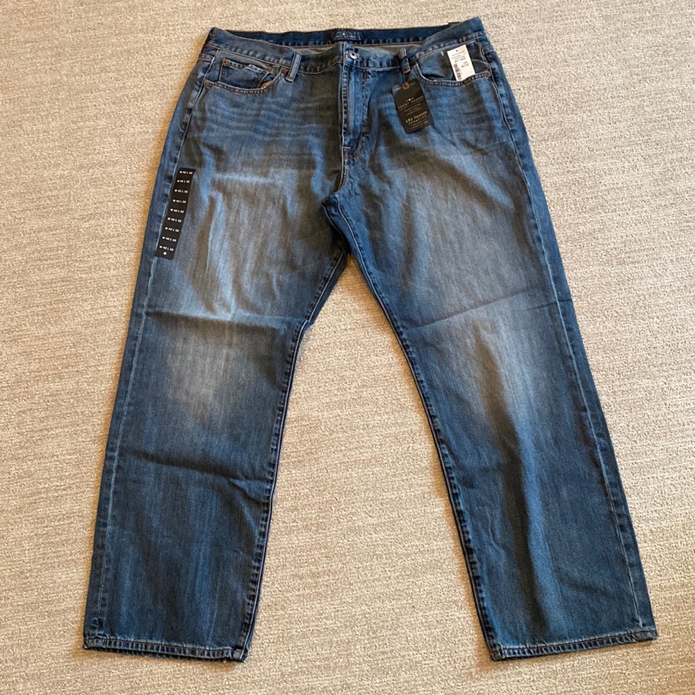 NWT Lucky Brand Jeans. 181 Relaxed Straight size 42 x 32